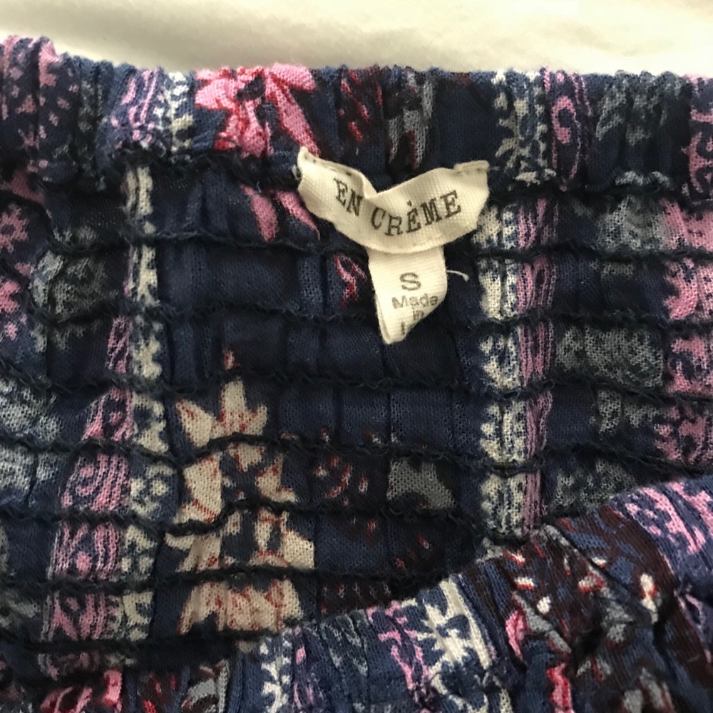 Floral Top - Picture 2 of 2